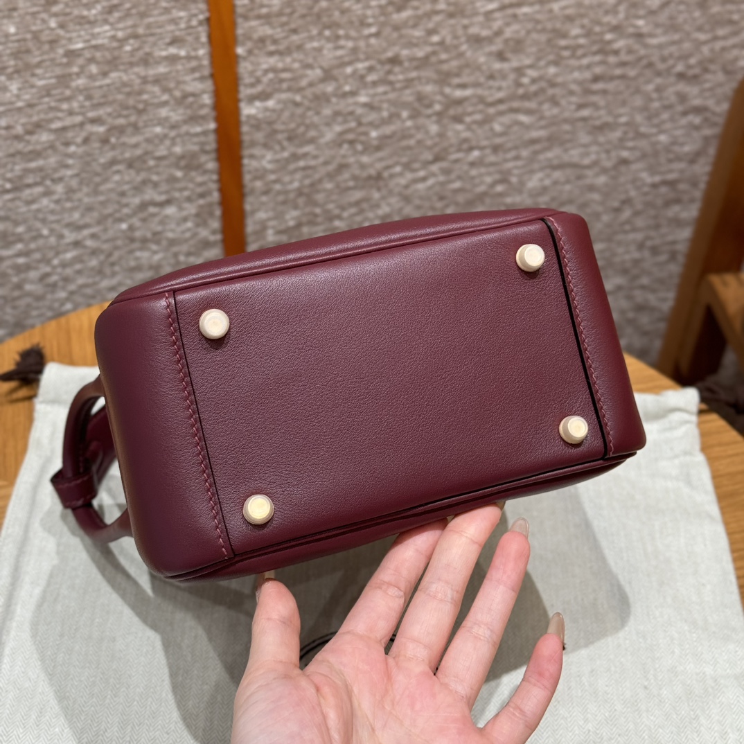 Hermès  Lindy 19 Bordeaux Swift