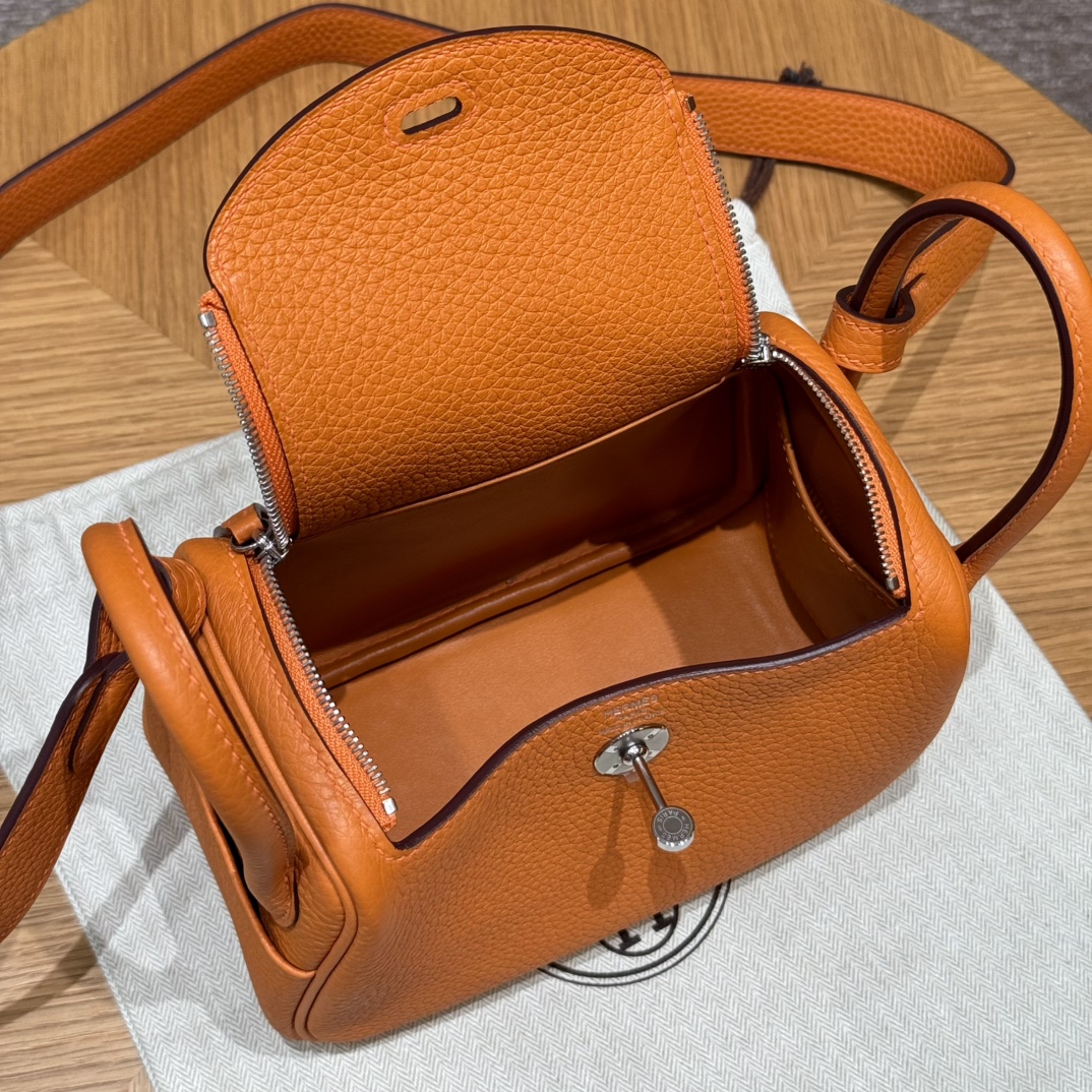 Hermès  Lindy 19 Orange Clemence