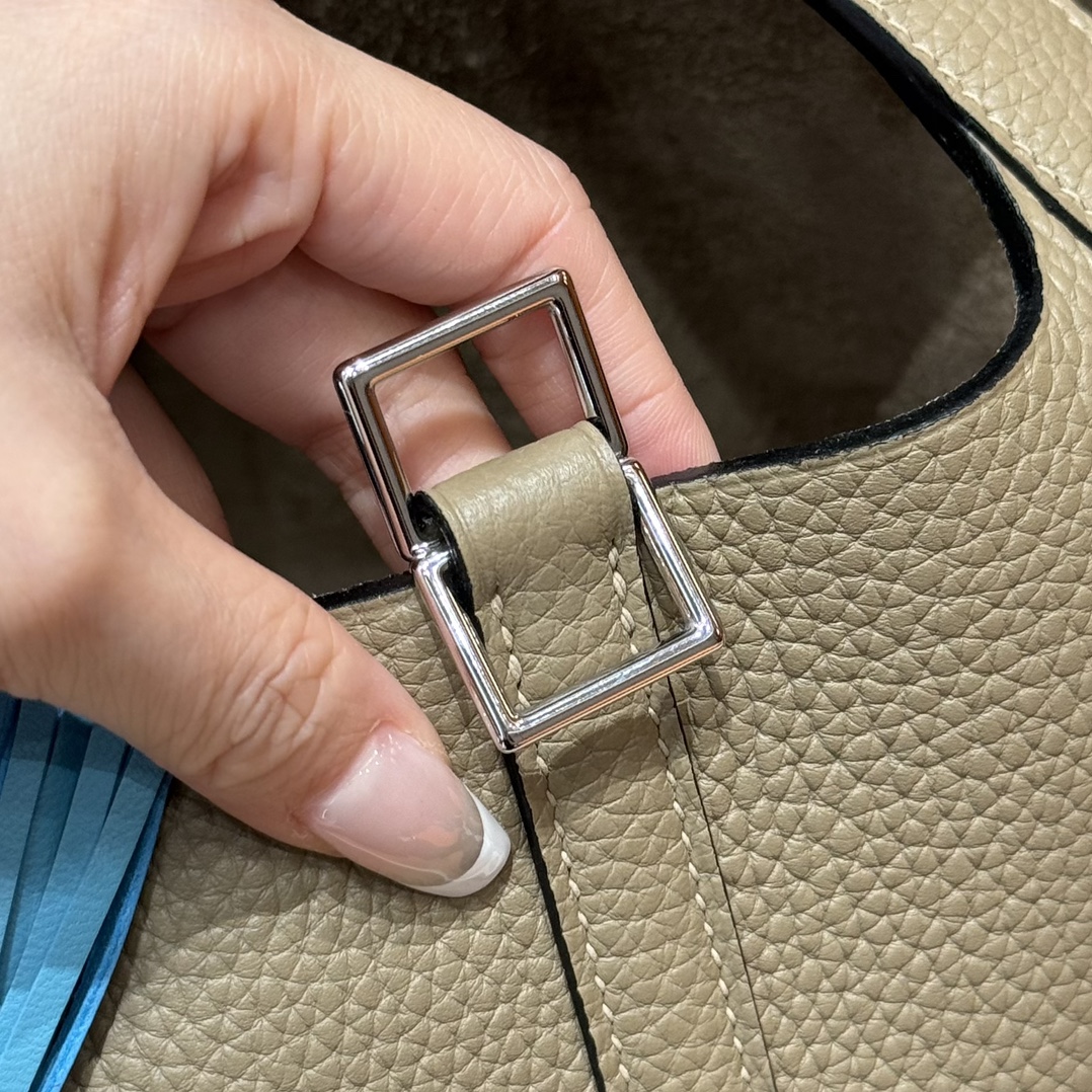Hermès  Picotin lock 18  Beige Marfe Clemence