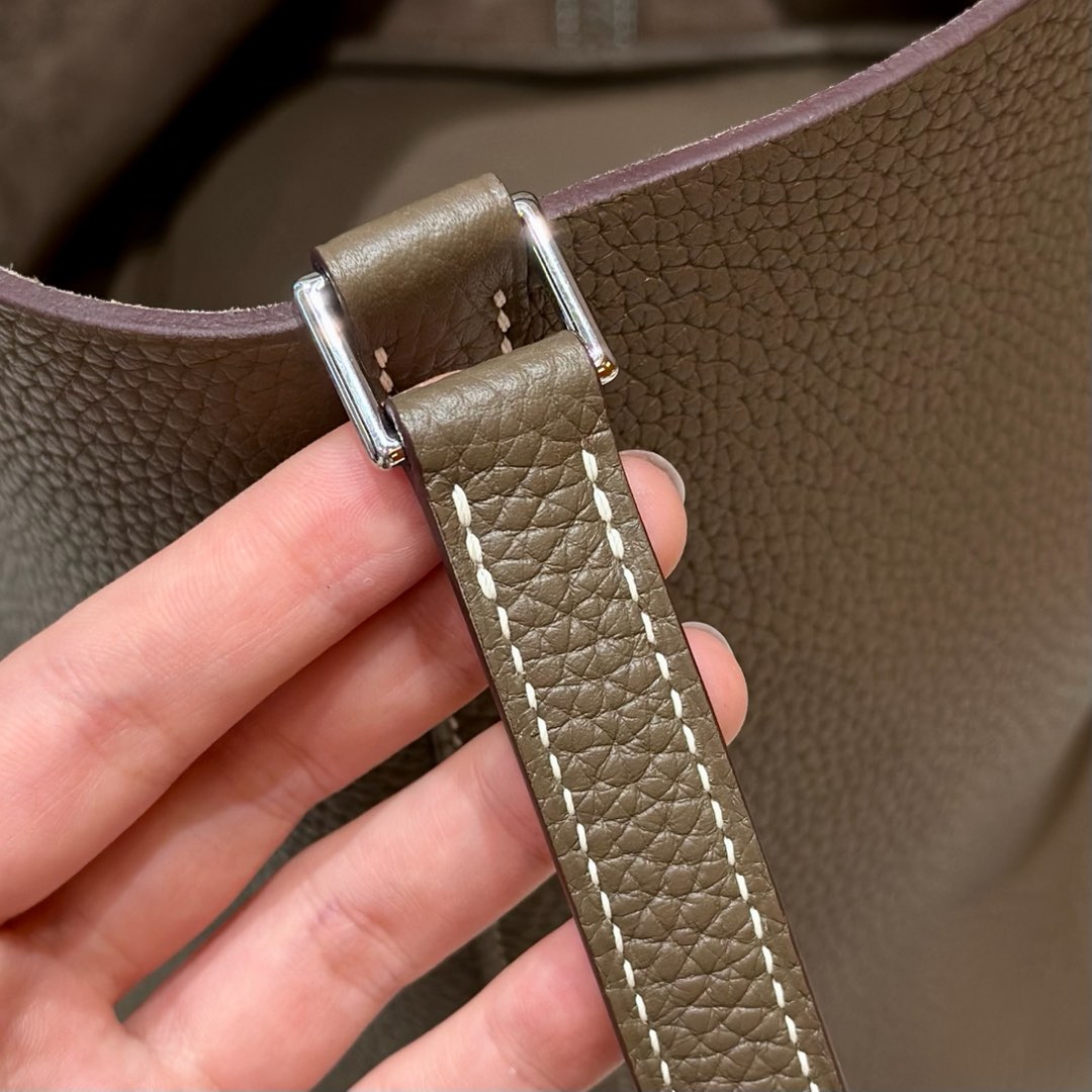 Hermès  Picotin lock 18 Etoupe Clemence