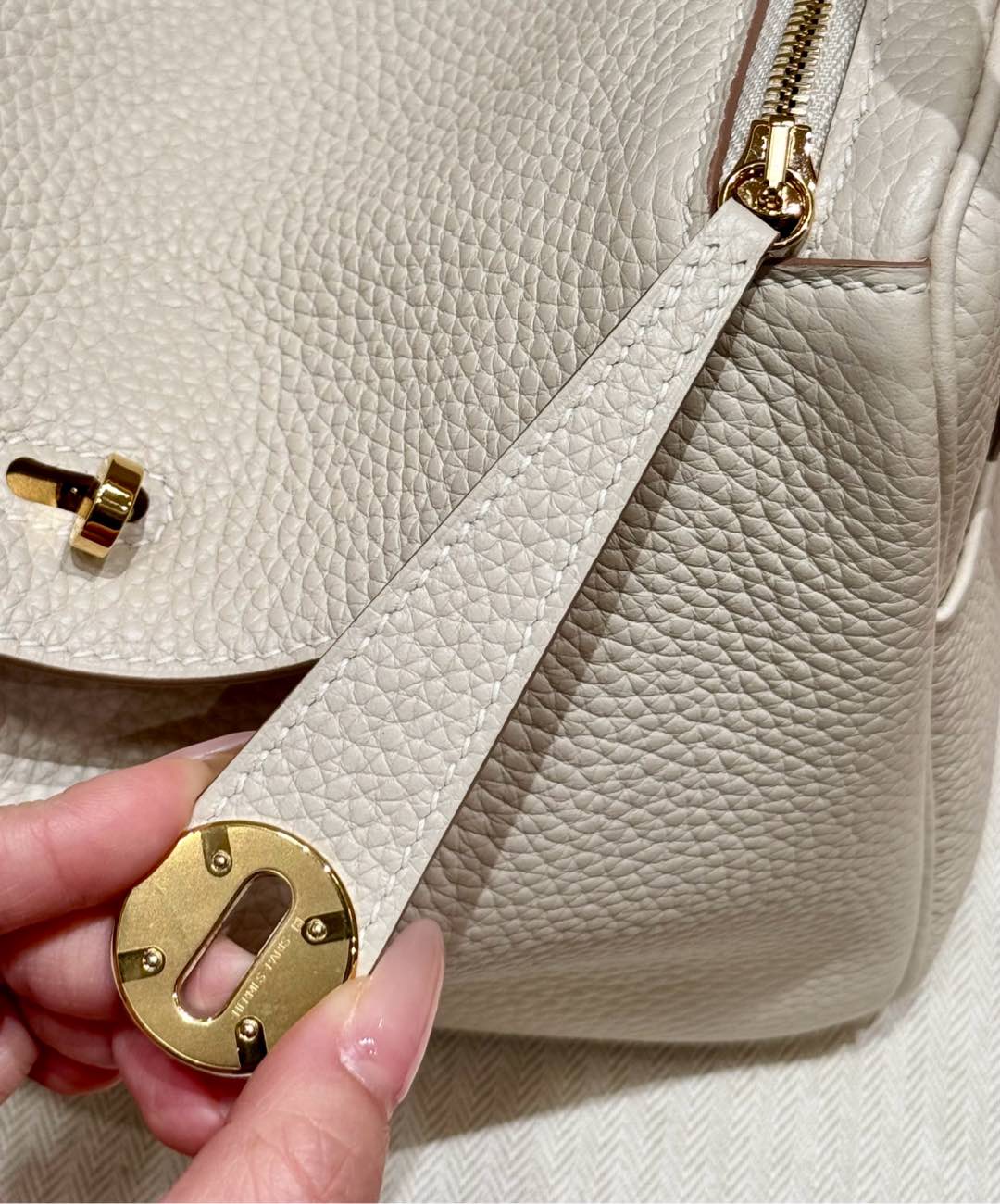 Hermès  Lindy 26 Craie Clemence