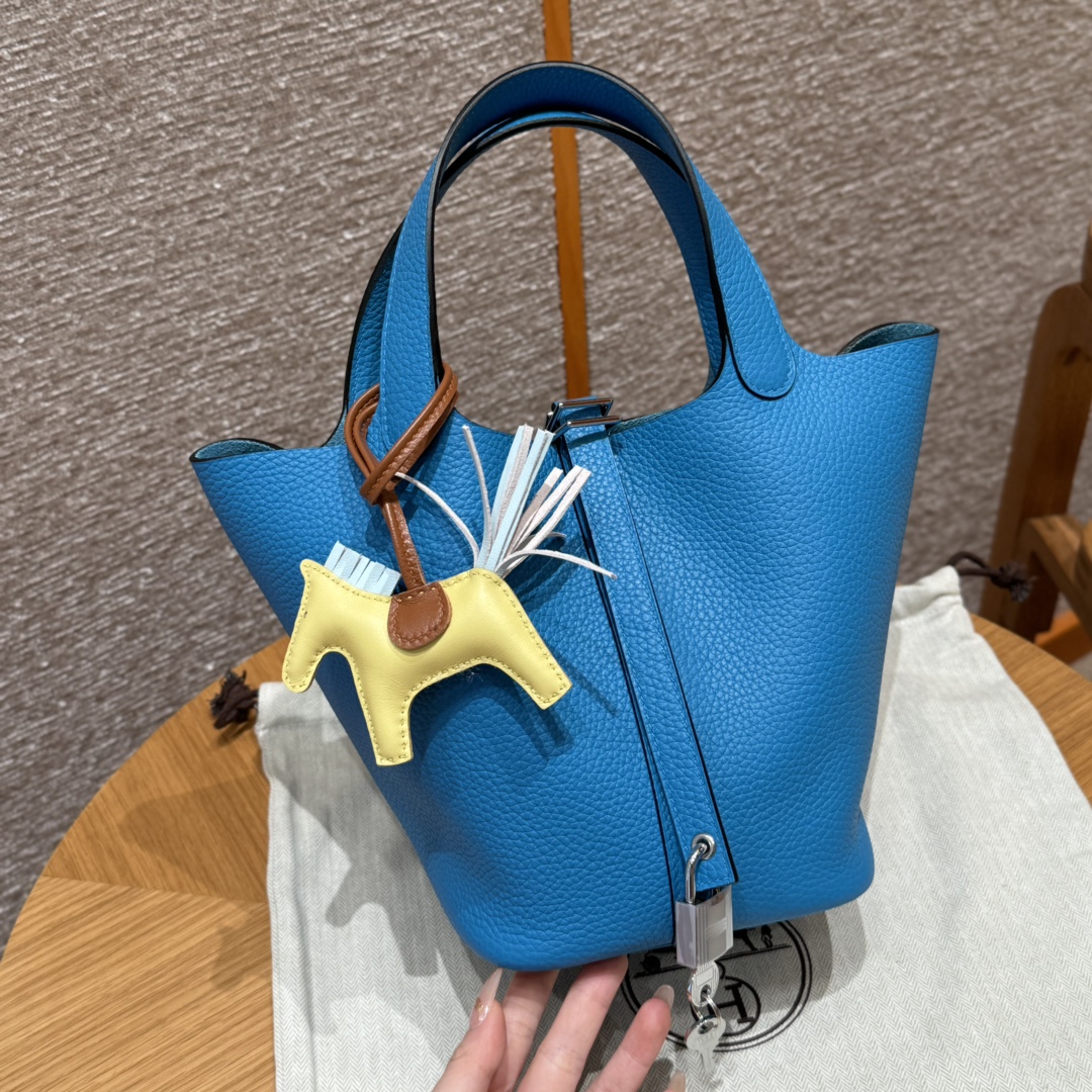 Hermès  Picotin lock 18  Blue Frida Clemence