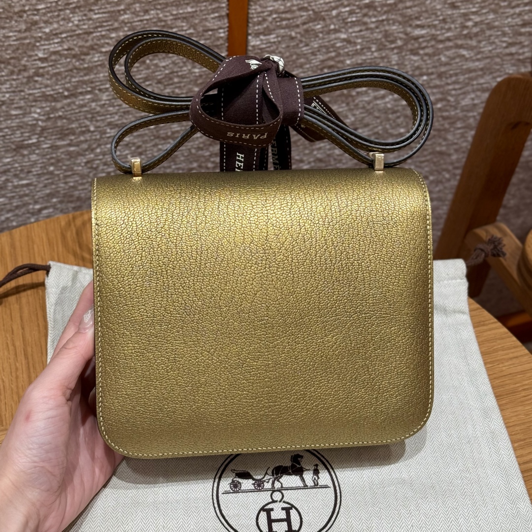 Hermès Constance 19 Dorè Chèvre