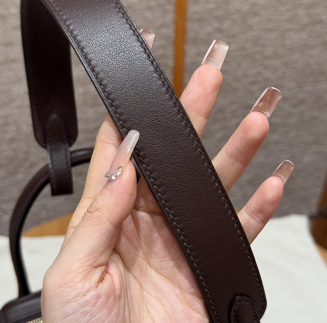 Hermès  Lindy 26 Rouge Sellier Swift