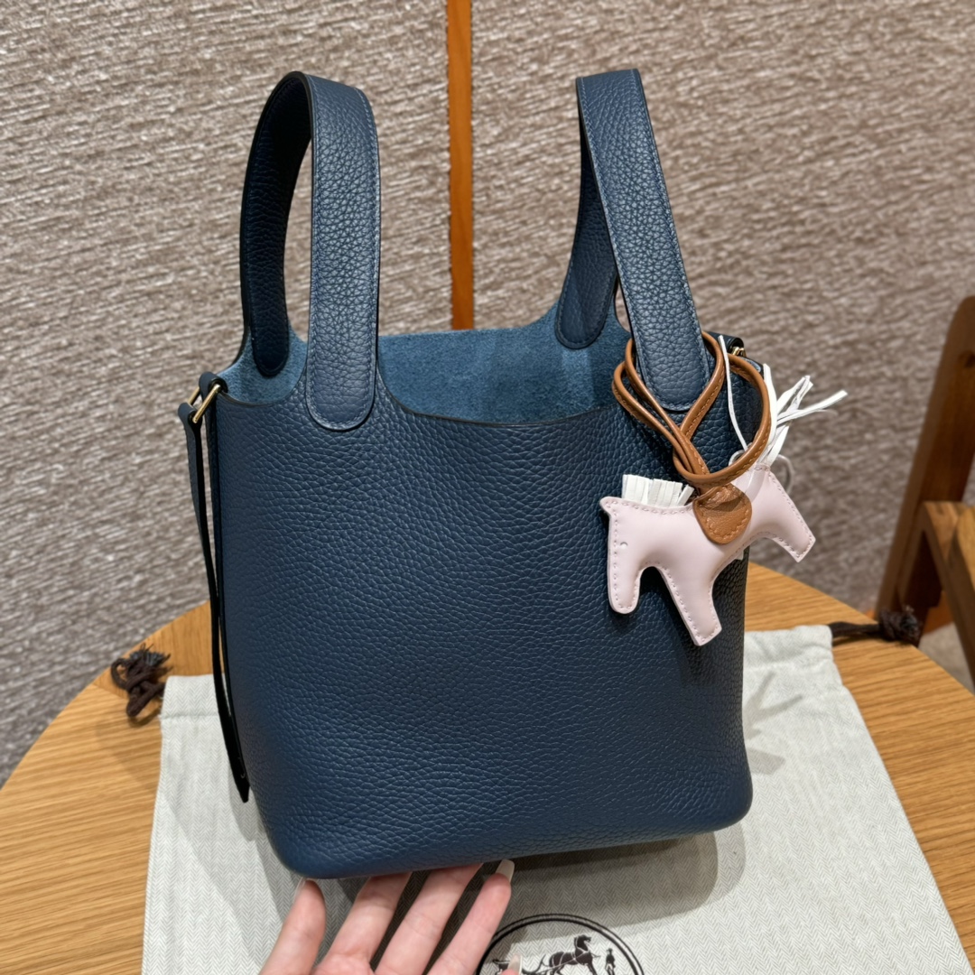 Hermès  Picotin lock 18 Blue presse Clemence