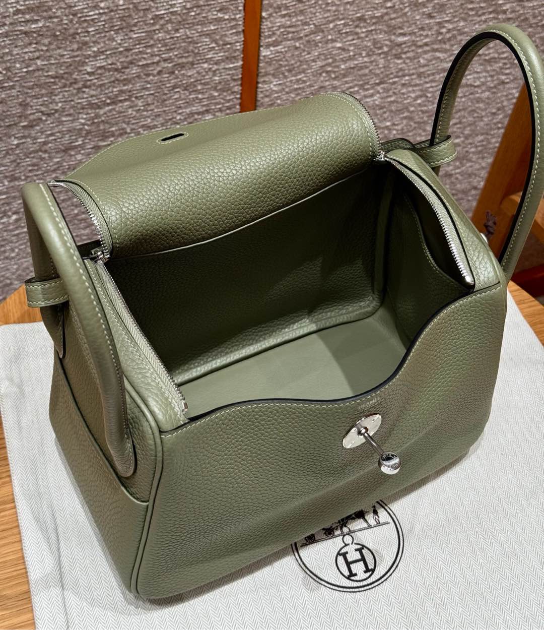 Hermès  Lindy 26 Sauge Clemenc