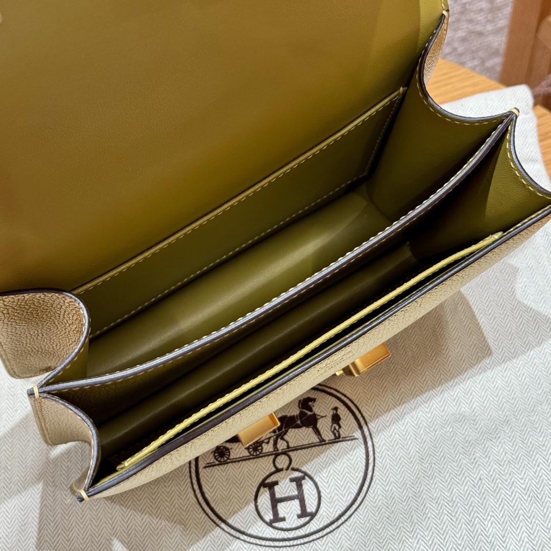Hermès Constance 19 Dorè Chèvre