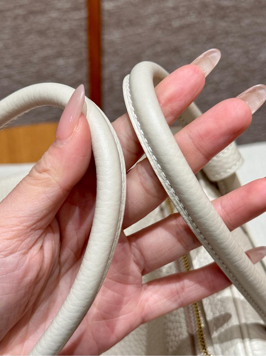 Hermès  Lindy 26 Craie Clemence