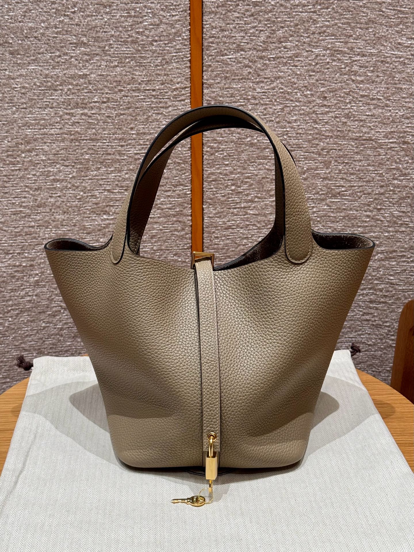 Hermès  Picotin lock 22 Beige Marfa Clemence