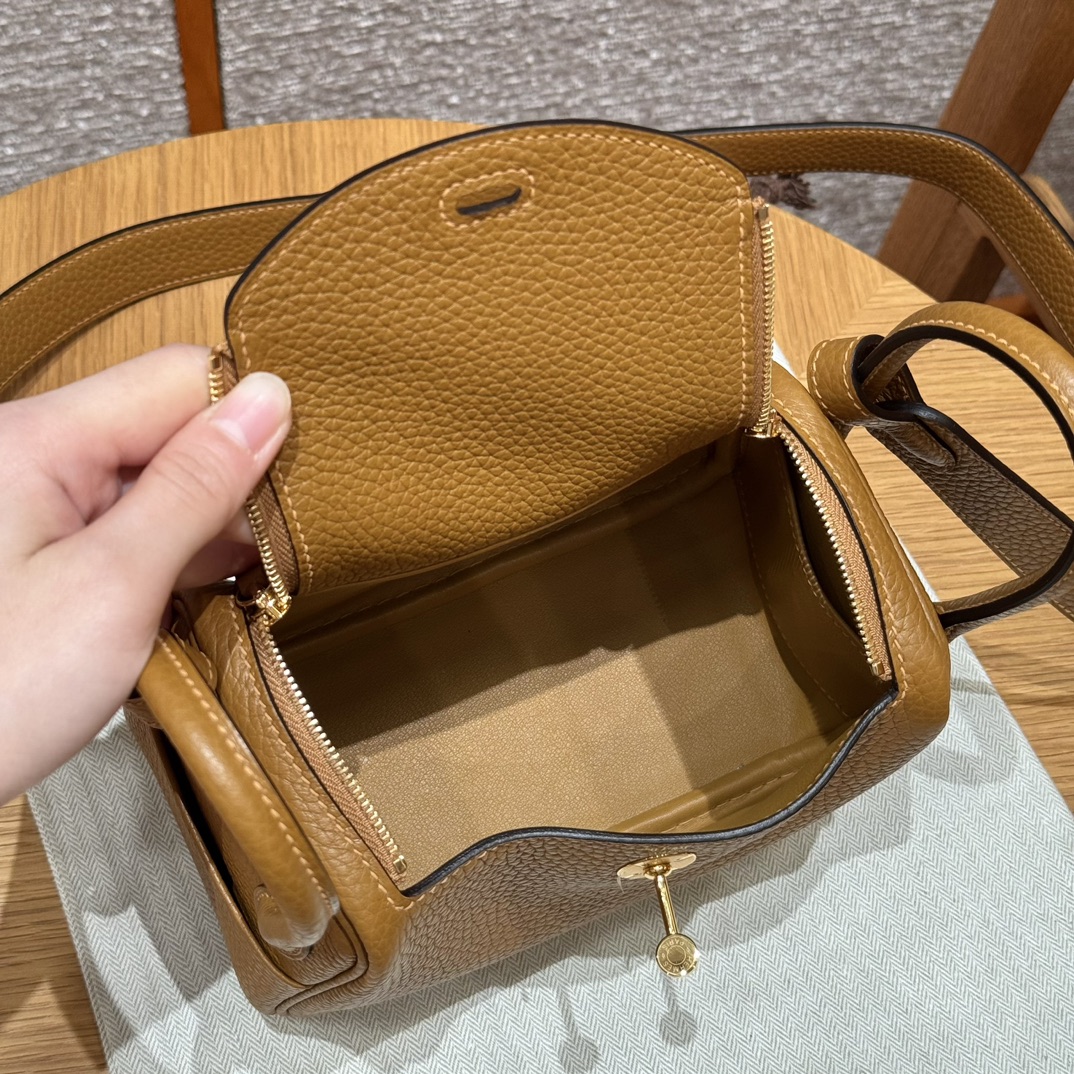 Hermès  Lindy 19 Sesame Clemence
