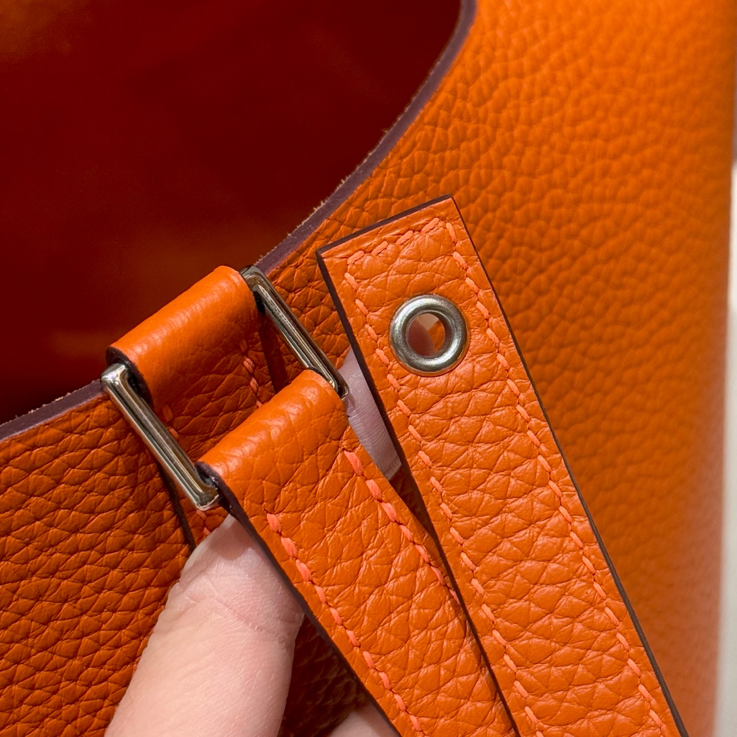 Hermès  Picotin lock 22 Orange Clemence