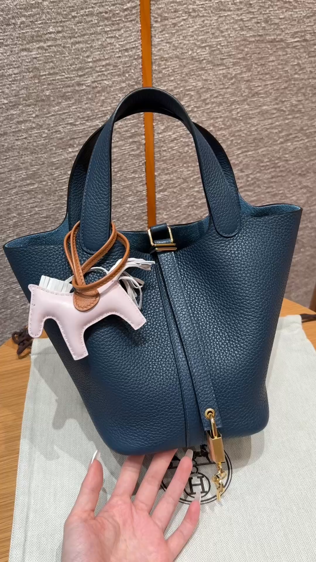 Hermès  Picotin lock 18 Blue presse Clemence