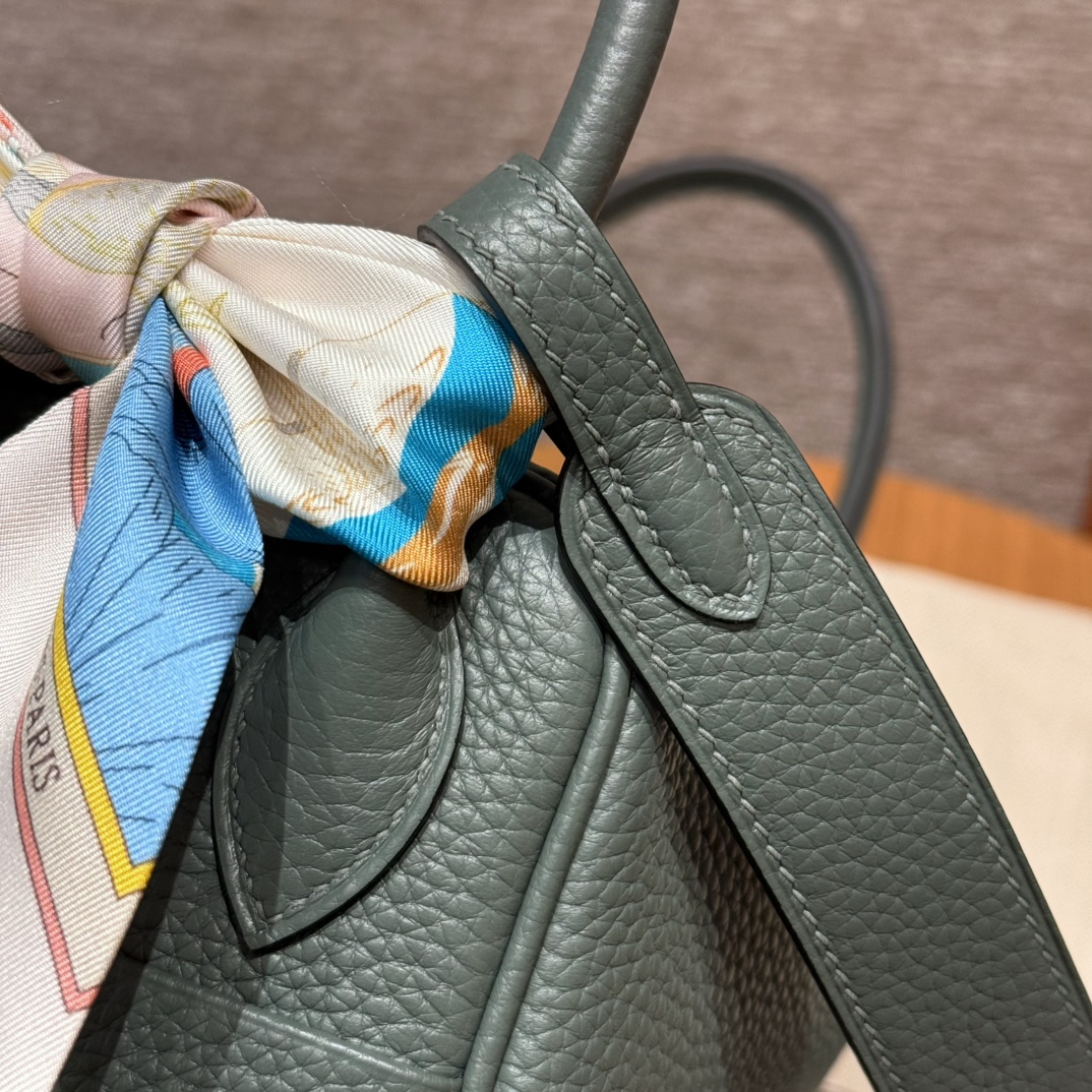 Hermès  Lindy 26 Vert Amanda  Clemence