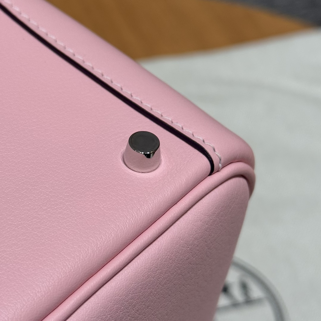 Hermès  Lindy 19  Rose Sakura  Swift
