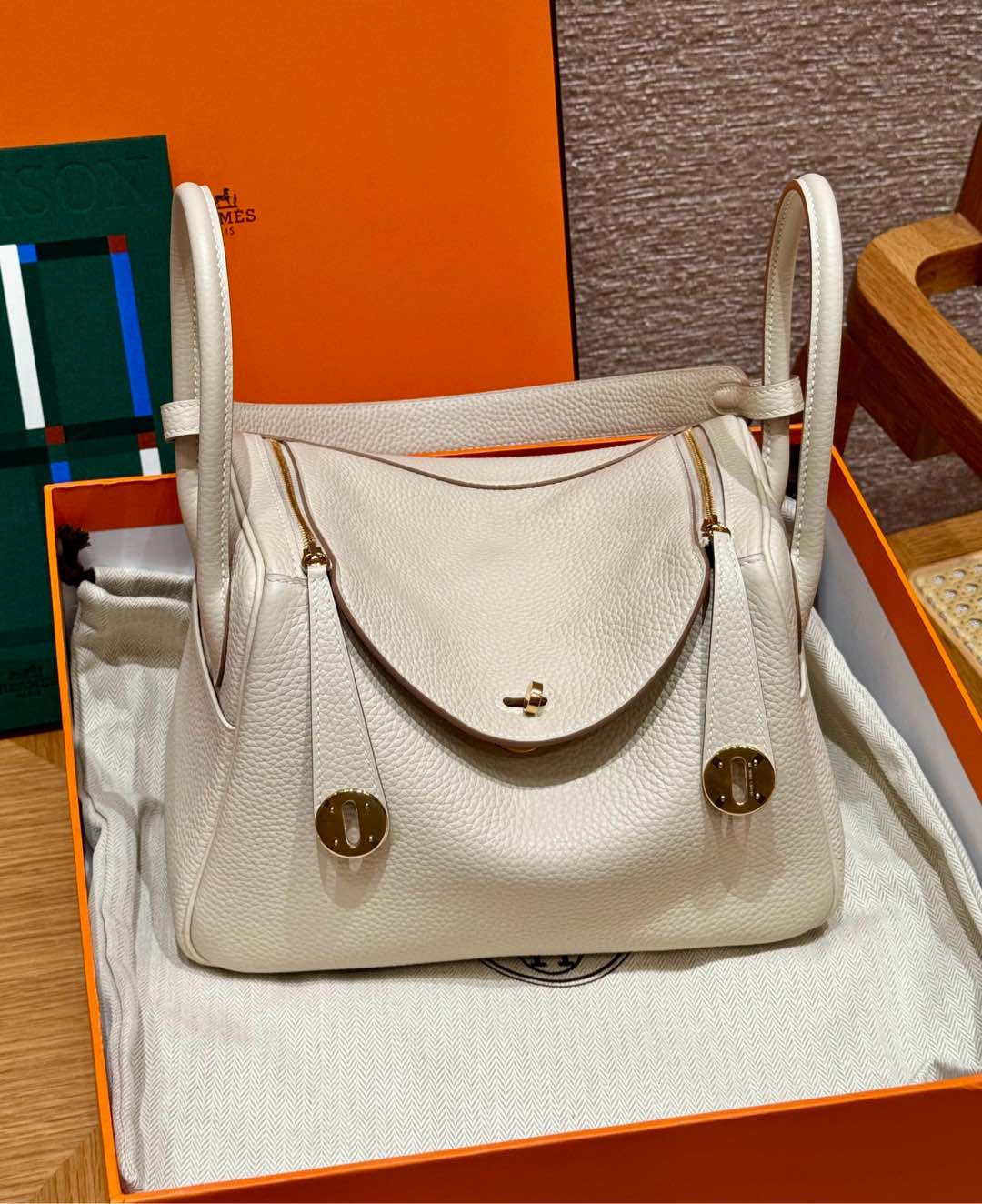 Hermès  Lindy 26 Craie Clemence