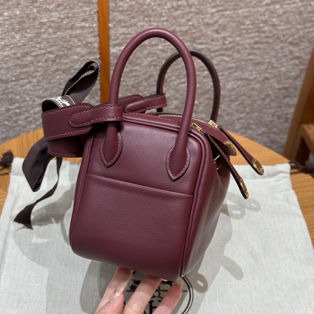 Hermès  Lindy 19 Bordeaux Swift