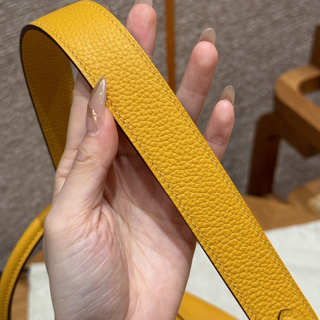 Hermès  Lindy 26 Jaune ambre Clemence
