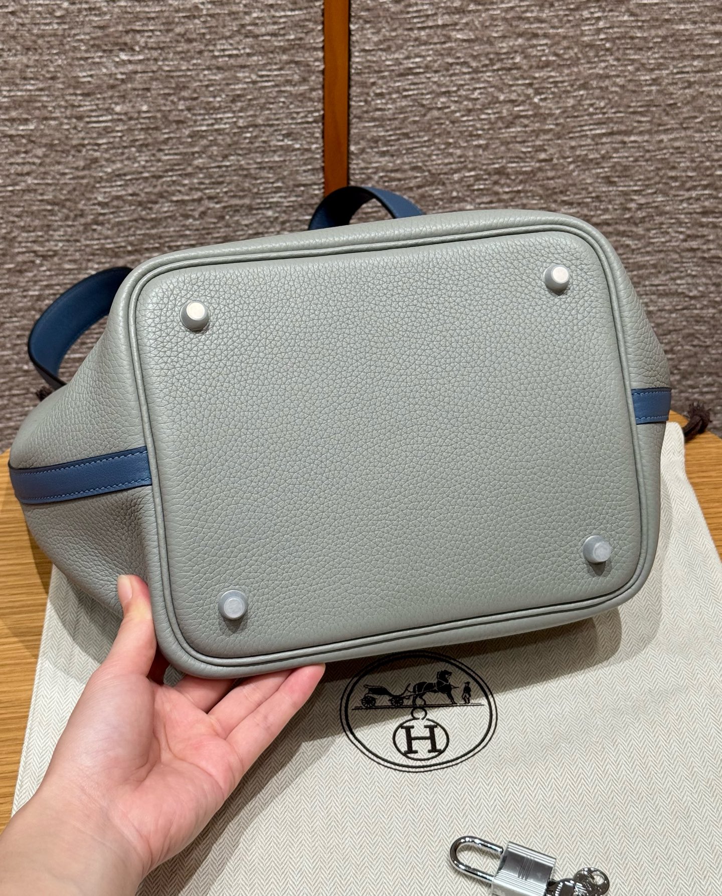 Hermès  Picotin lock 22  Girs Mouette and Blue Agate Clemence/Swift