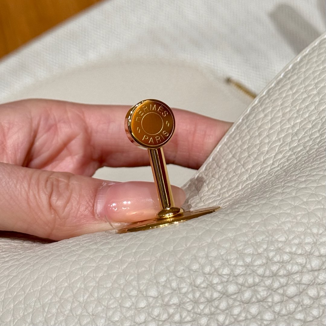 Hermès  Lindy 26 Craie Clemence