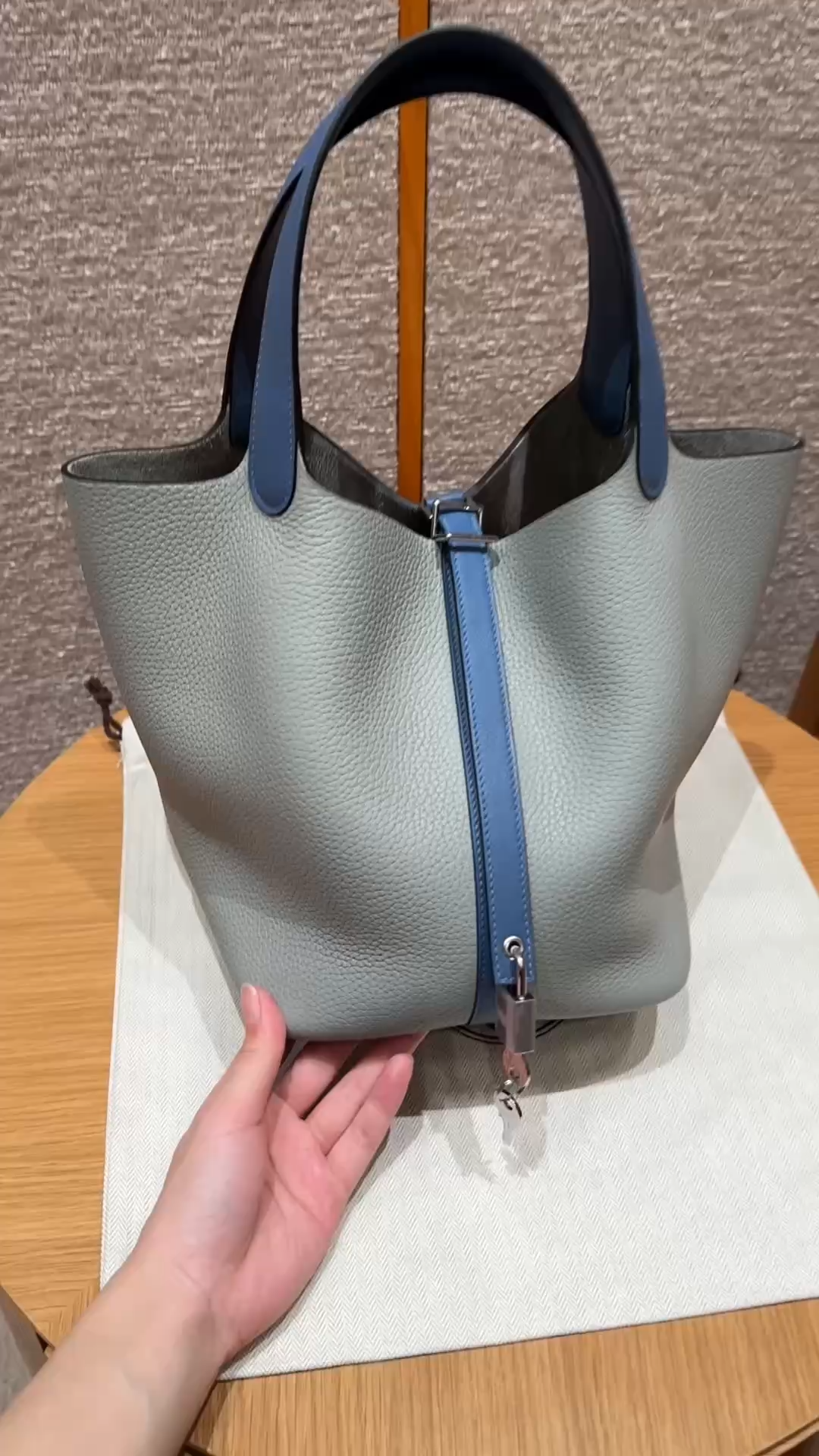 Hermès  Picotin lock 22  Girs Mouette and Blue Agate Clemence/Swift