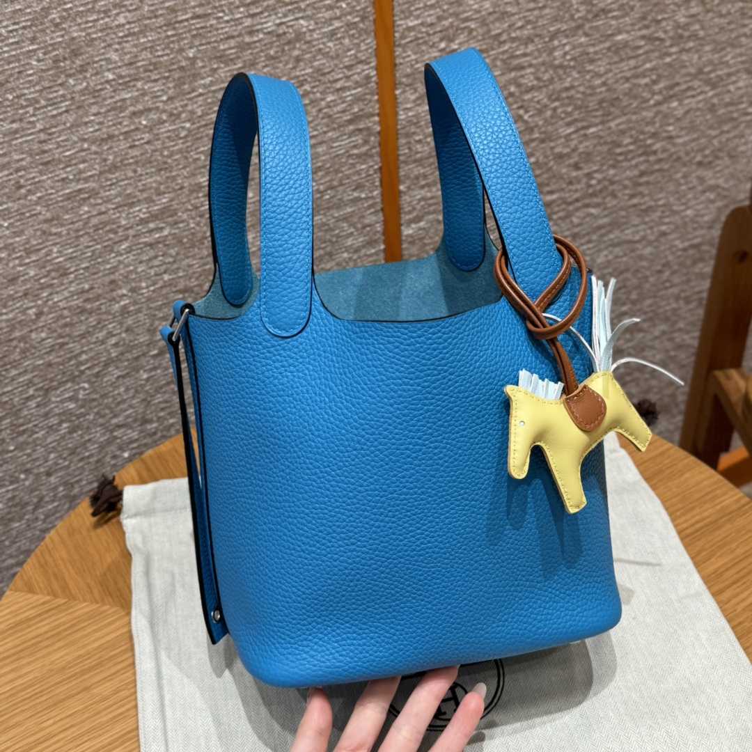 Hermès  Picotin lock 18  Blue Frida Clemence