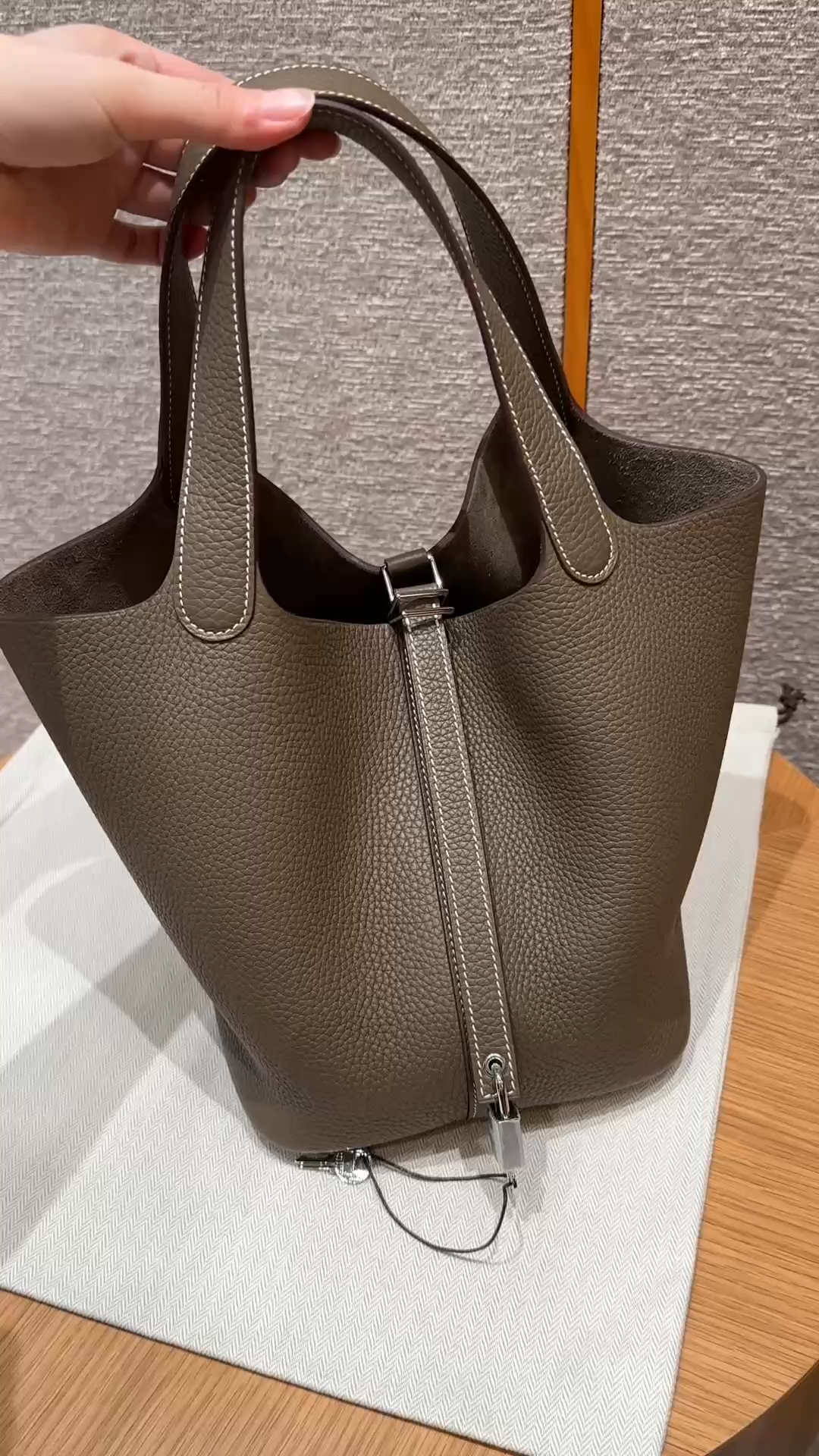 Hermès  Picotin lock 18 Etoupe Clemence