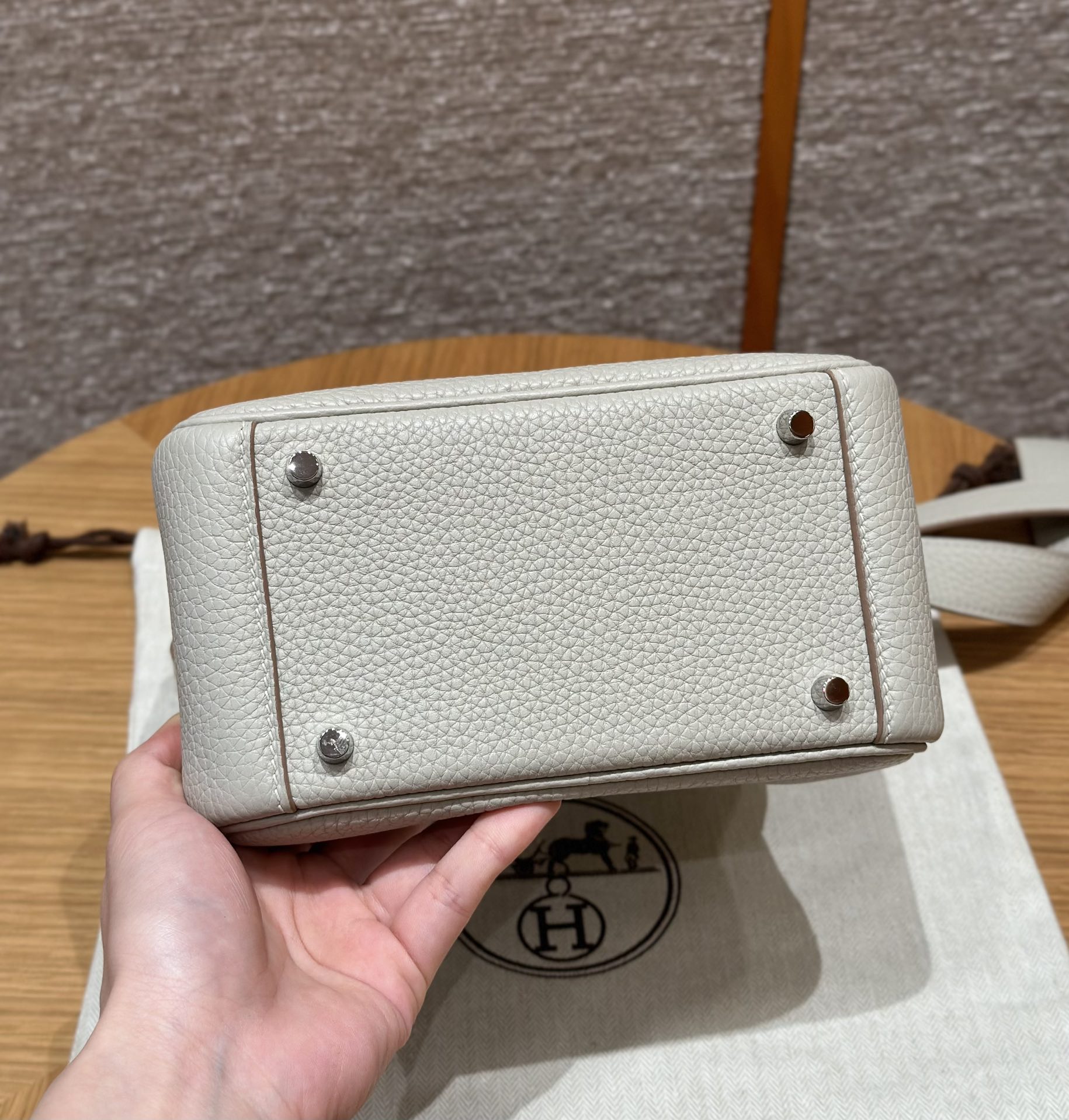 Hermès  Lindy 19 Girs Perle Clemence  and Matte Alligator🐊imported