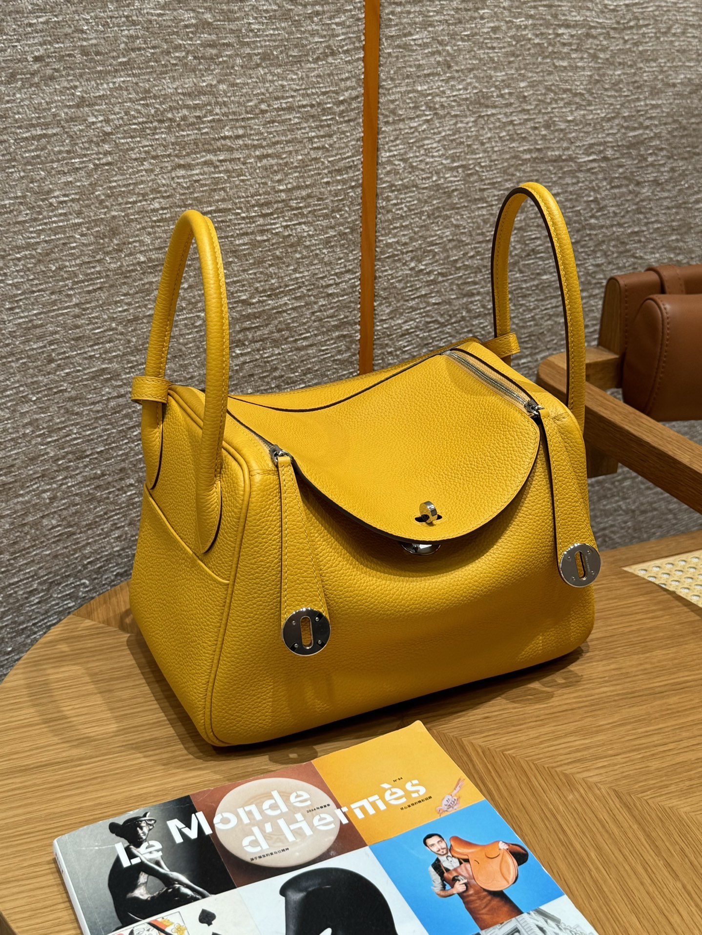 Hermès  Lindy 26 Jaune ambre Clemence