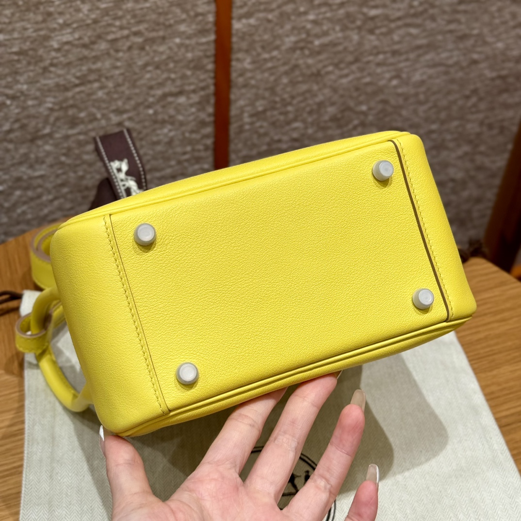 Hermès  Lindy 19 Lime Swift