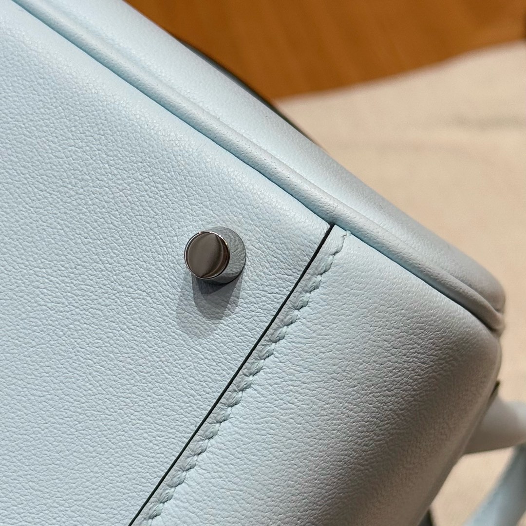 Hermès  Lindy 19 Blue Brume Swift