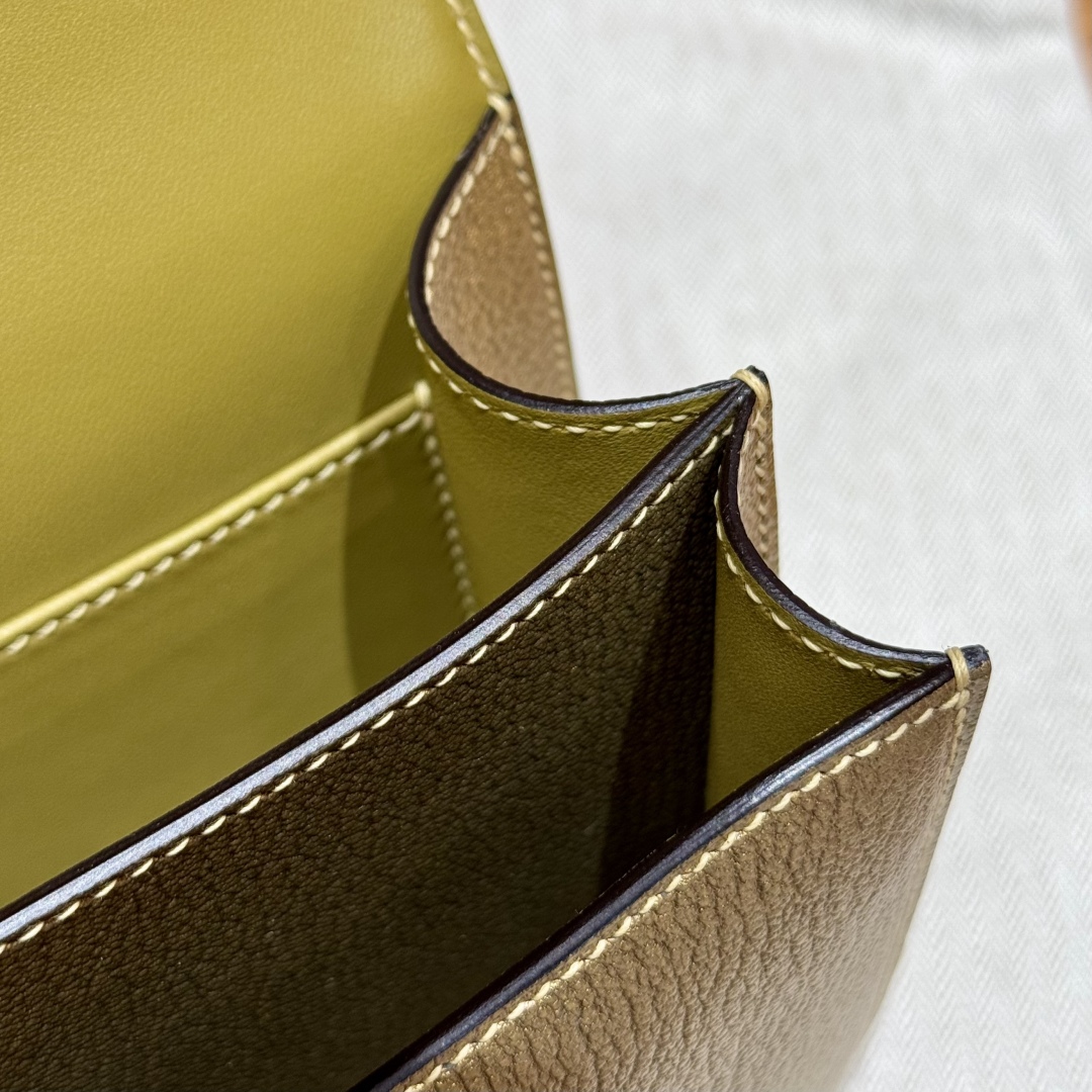 Hermès Constance 19 Dorè Chèvre