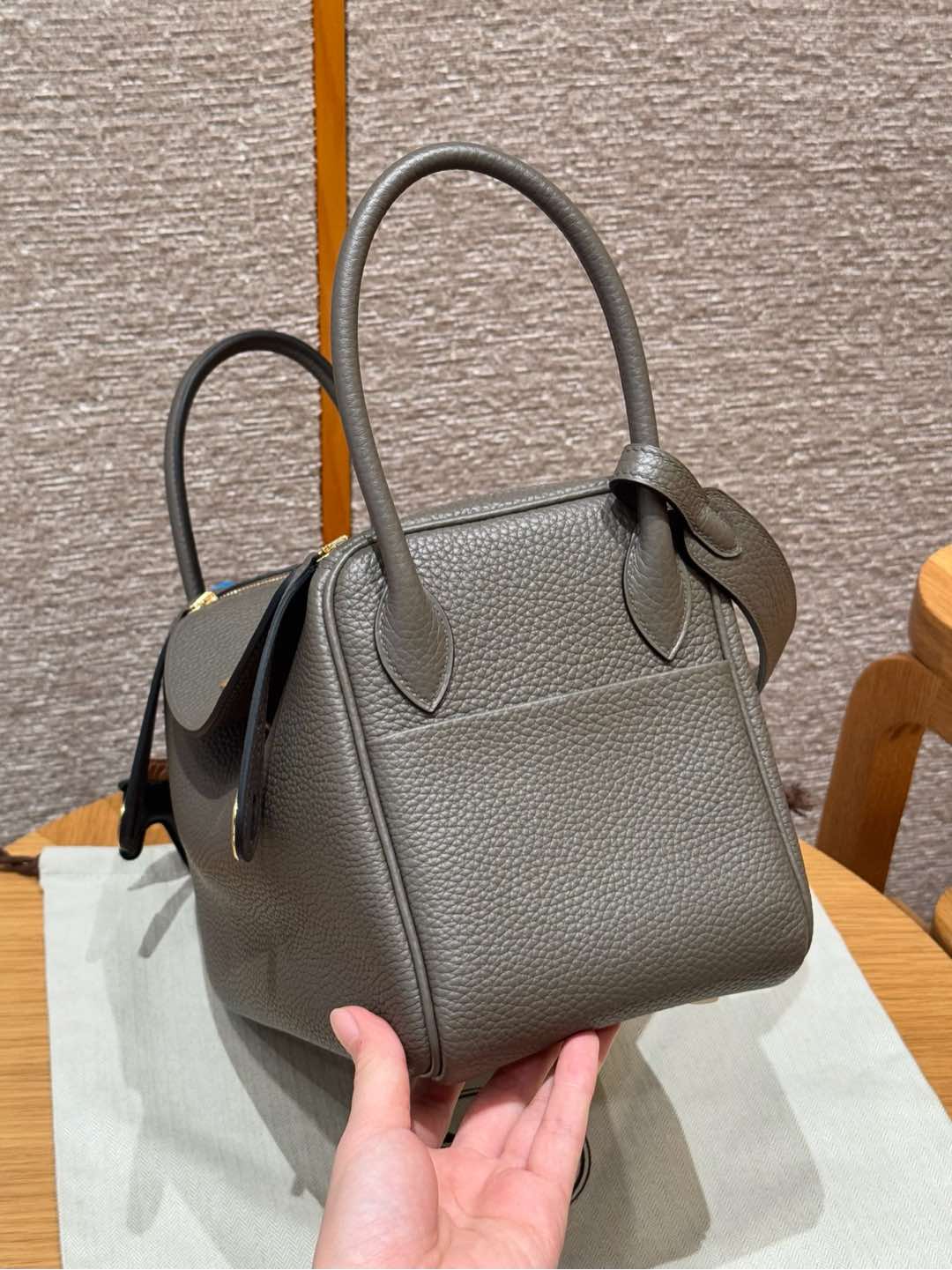 Hermès  Lindy 26  Girs etain Clemence