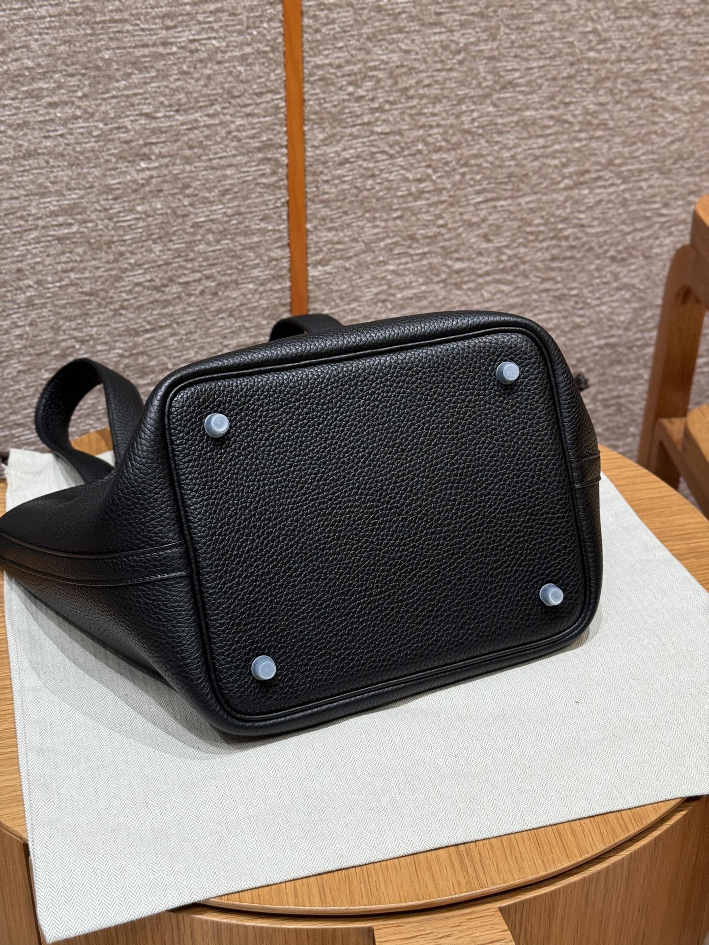 Hermès  Picotin lock 22 Noir Clemence