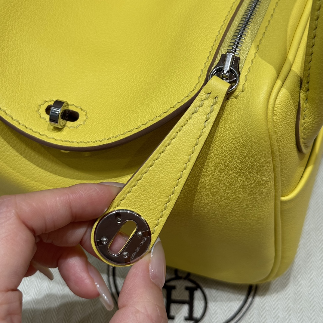 Hermès  Lindy 19 Lime Swift