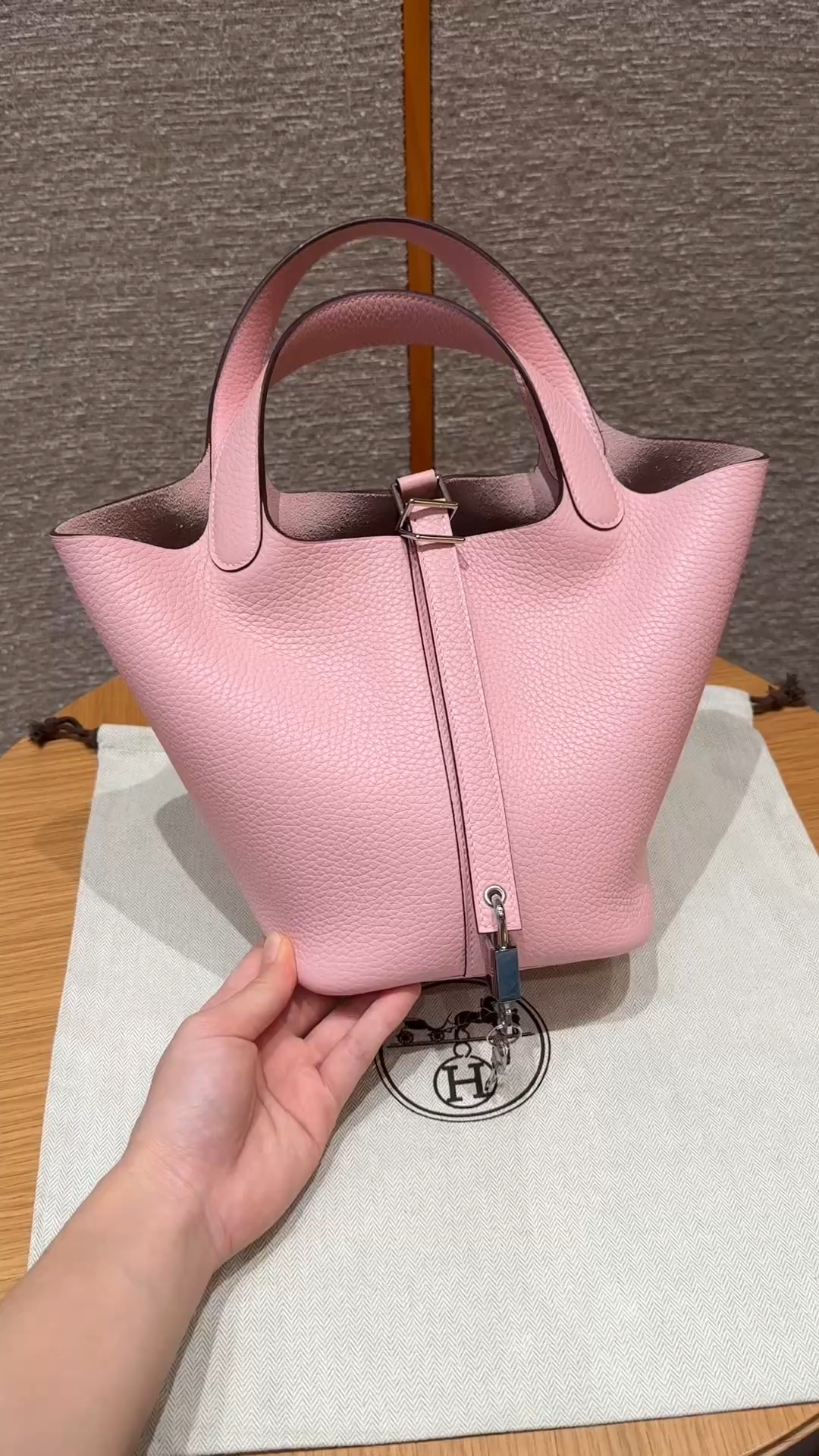 Hermès  Picotin lock  18 Rose sakura Clemence