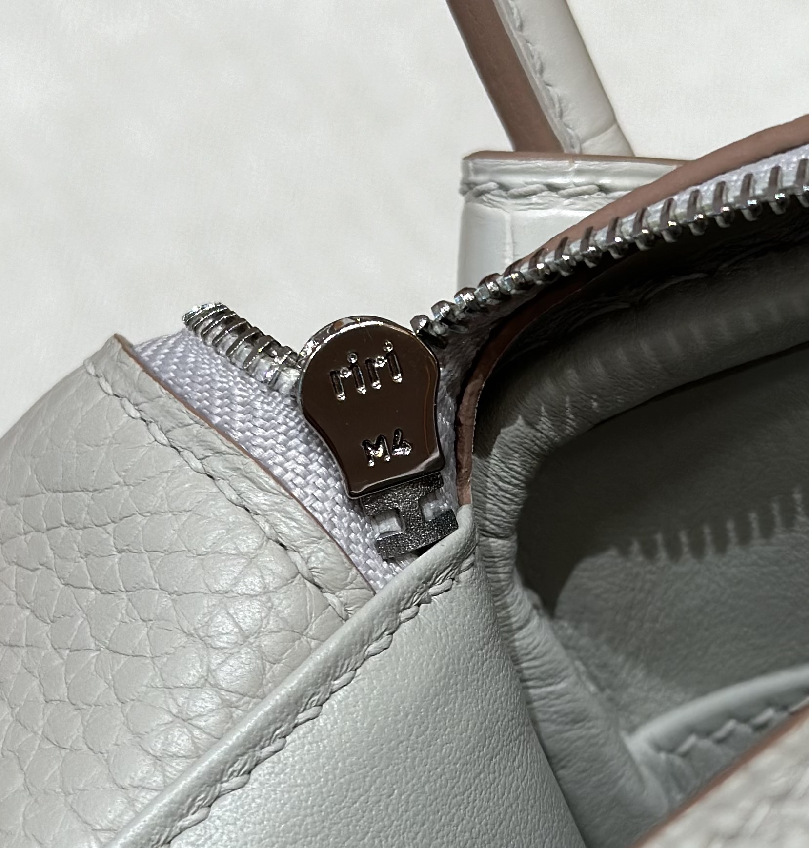 Hermès  Lindy 19 Girs Perle Clemence  and Matte Alligator🐊imported