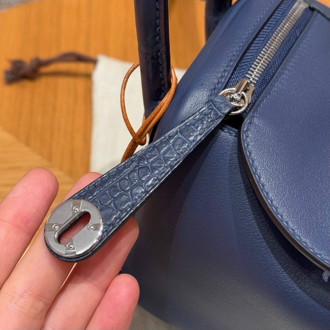 Hermès  Lindy 19 Blue saphir Swift and The fog- faced alligator