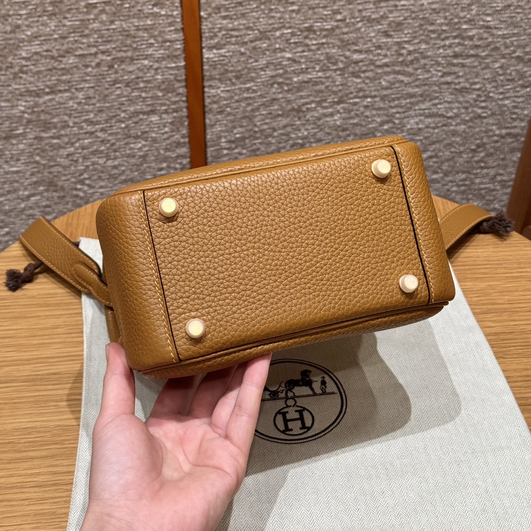 Hermès  Lindy 19 Sesame Clemence