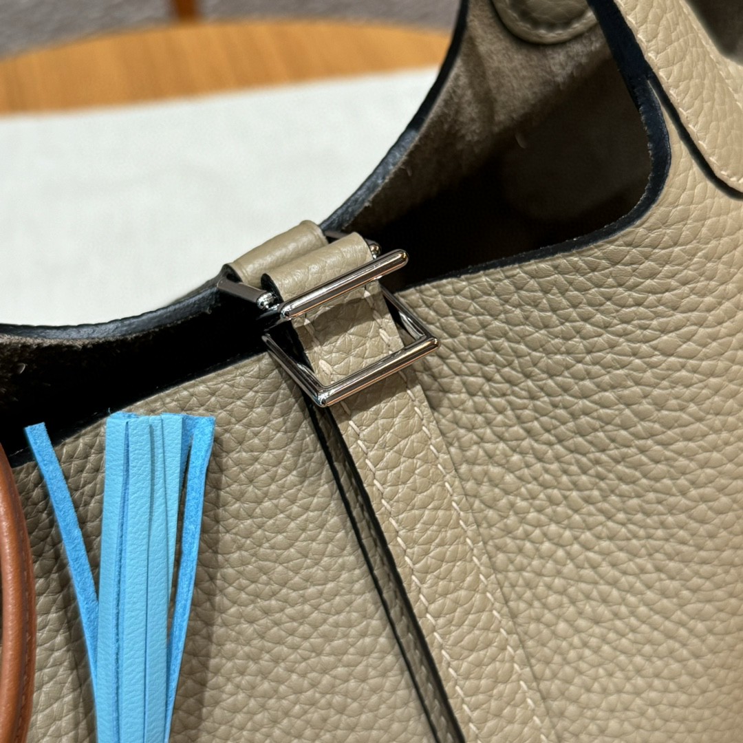 Hermès  Picotin lock 18  Beige Marfe Clemence