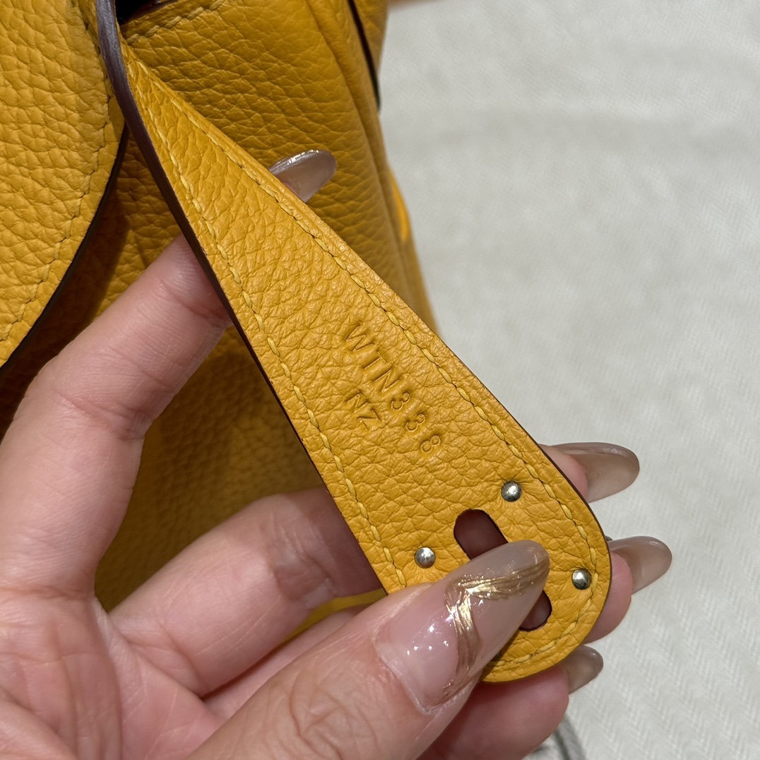 Hermès  Lindy 26 Jaune ambre Clemence