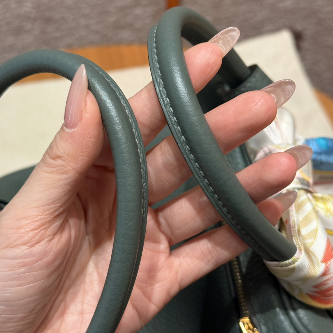 Hermès  Lindy 26 Vert Amanda  Clemence