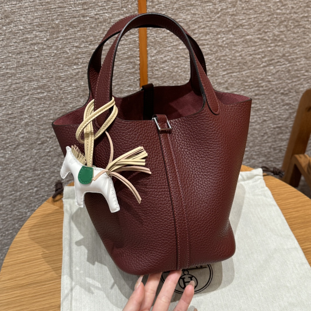 Hermès  Picotin lock 18 Rouge H Clemence