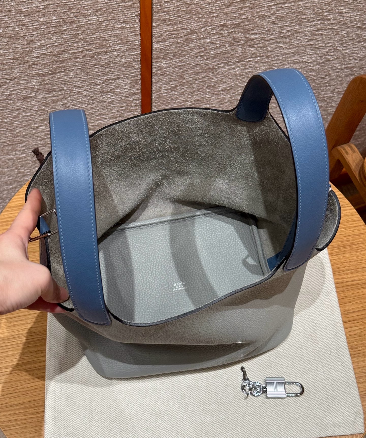 Hermès  Picotin lock 22  Girs Mouette and Blue Agate Clemence/Swift