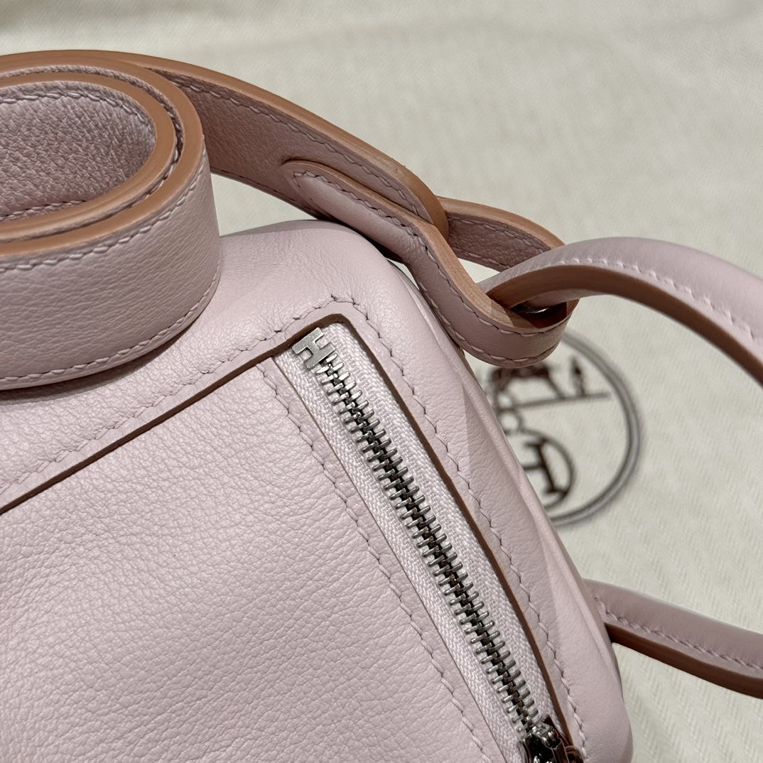 Hermès  Lindy 19  Mauve pale Swift