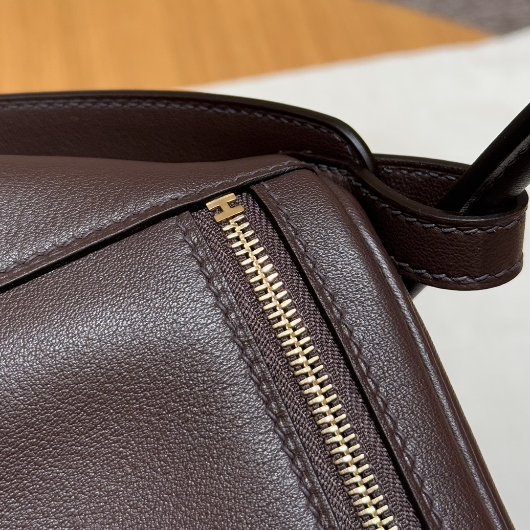 Hermès  Lindy 26 Rouge Sellier Swift