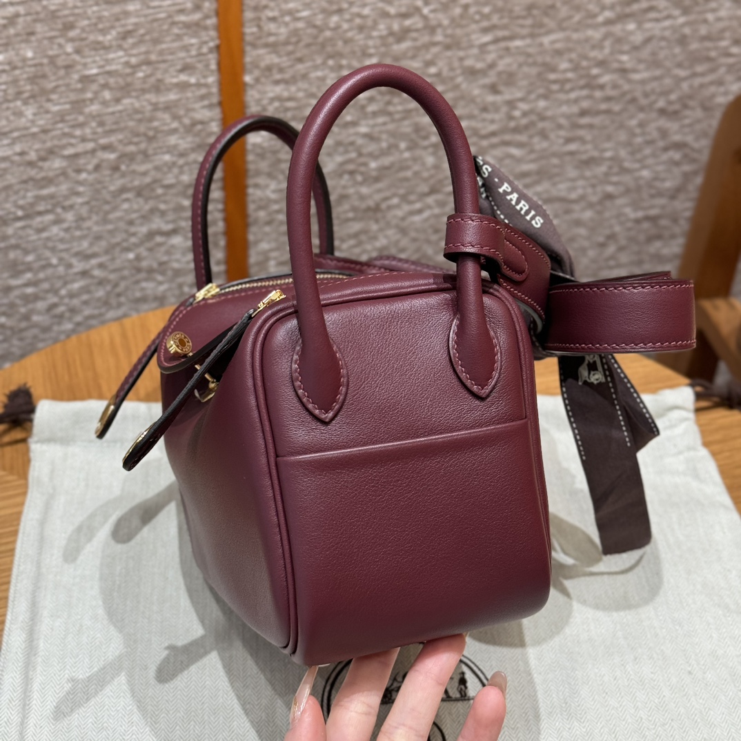 Hermès  Lindy 19 Bordeaux Swift