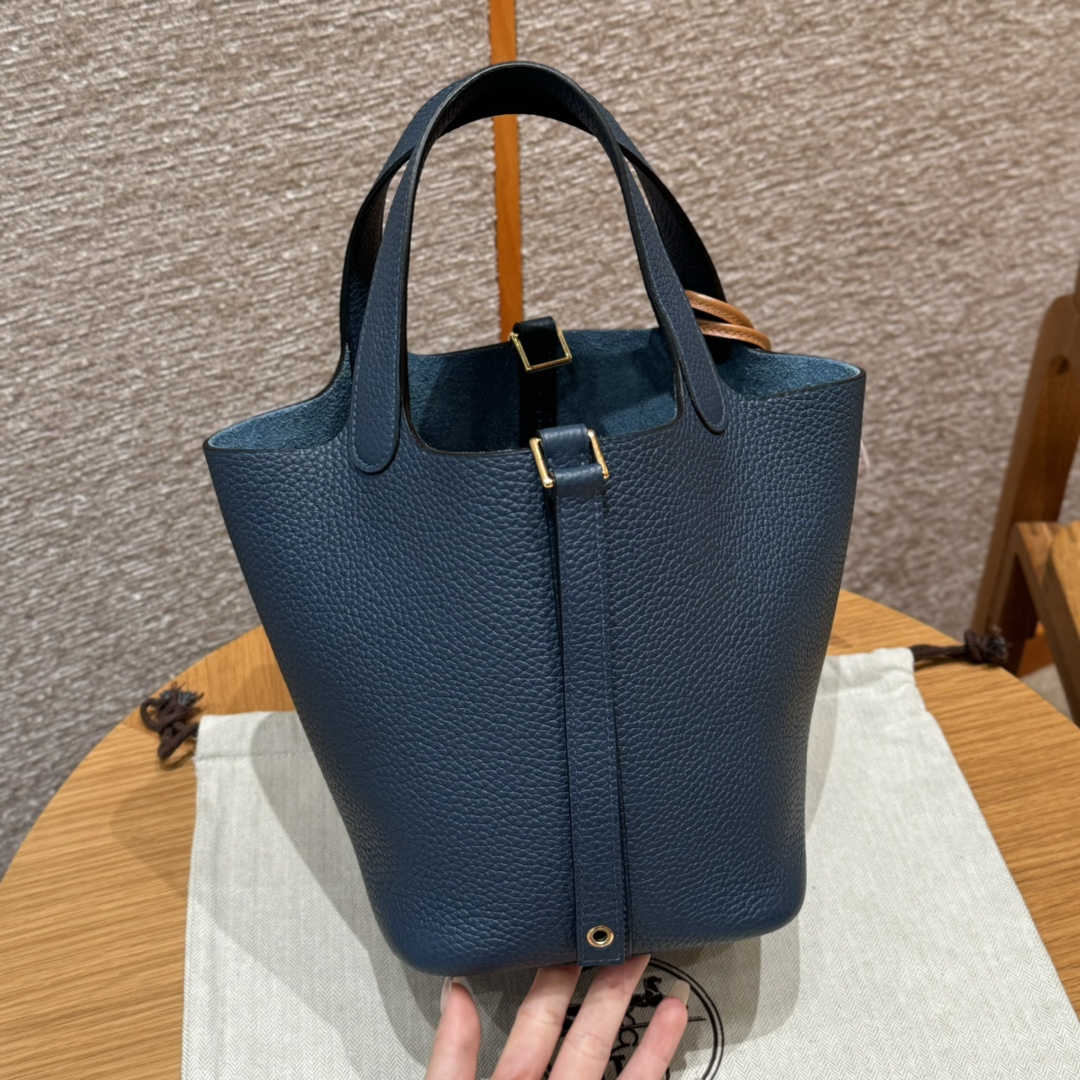 Hermès  Picotin lock 18 Blue presse Clemence