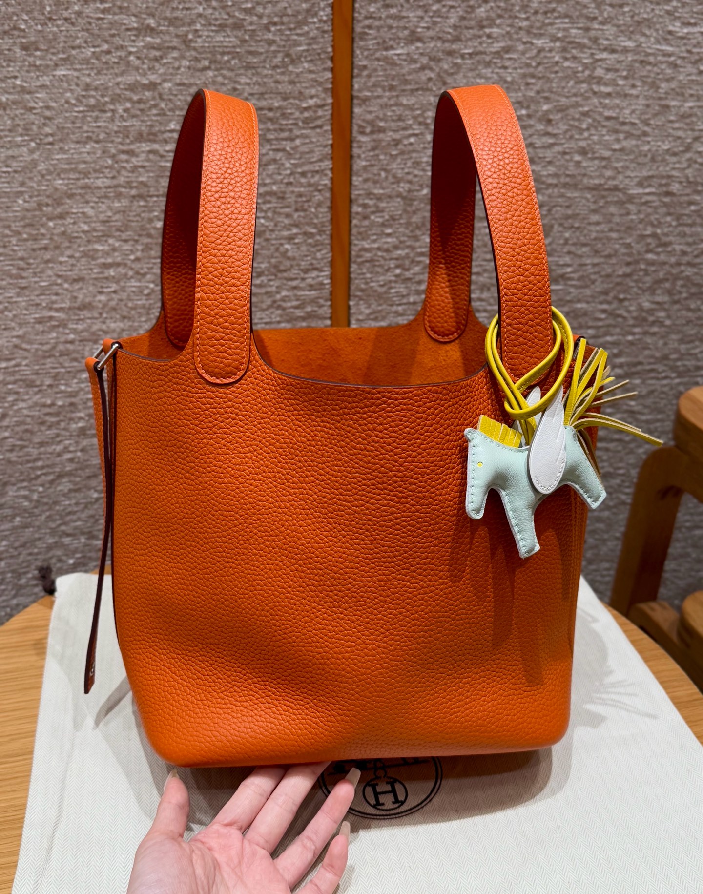 Hermès  Picotin lock 22 Orange Clemence