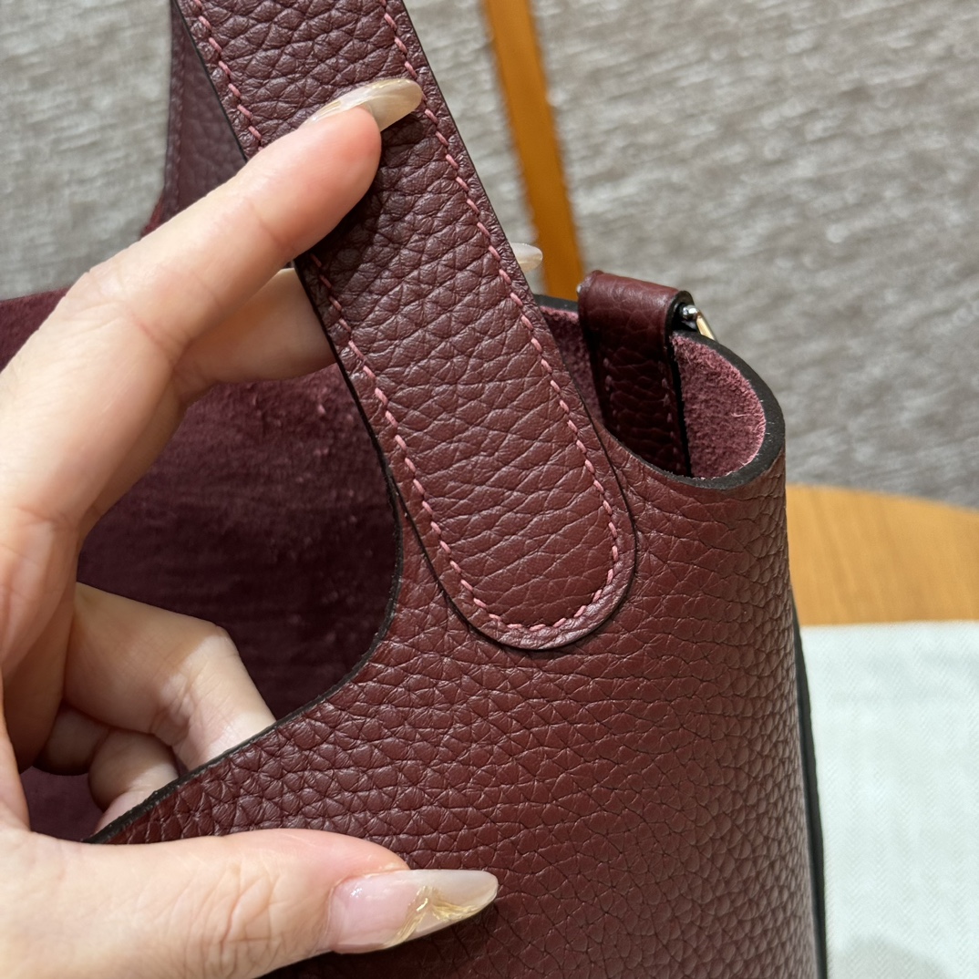 Hermès  Picotin lock 18 Rouge H Clemence