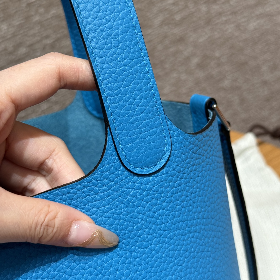 Hermès  Picotin lock 18  Blue Frida Clemence